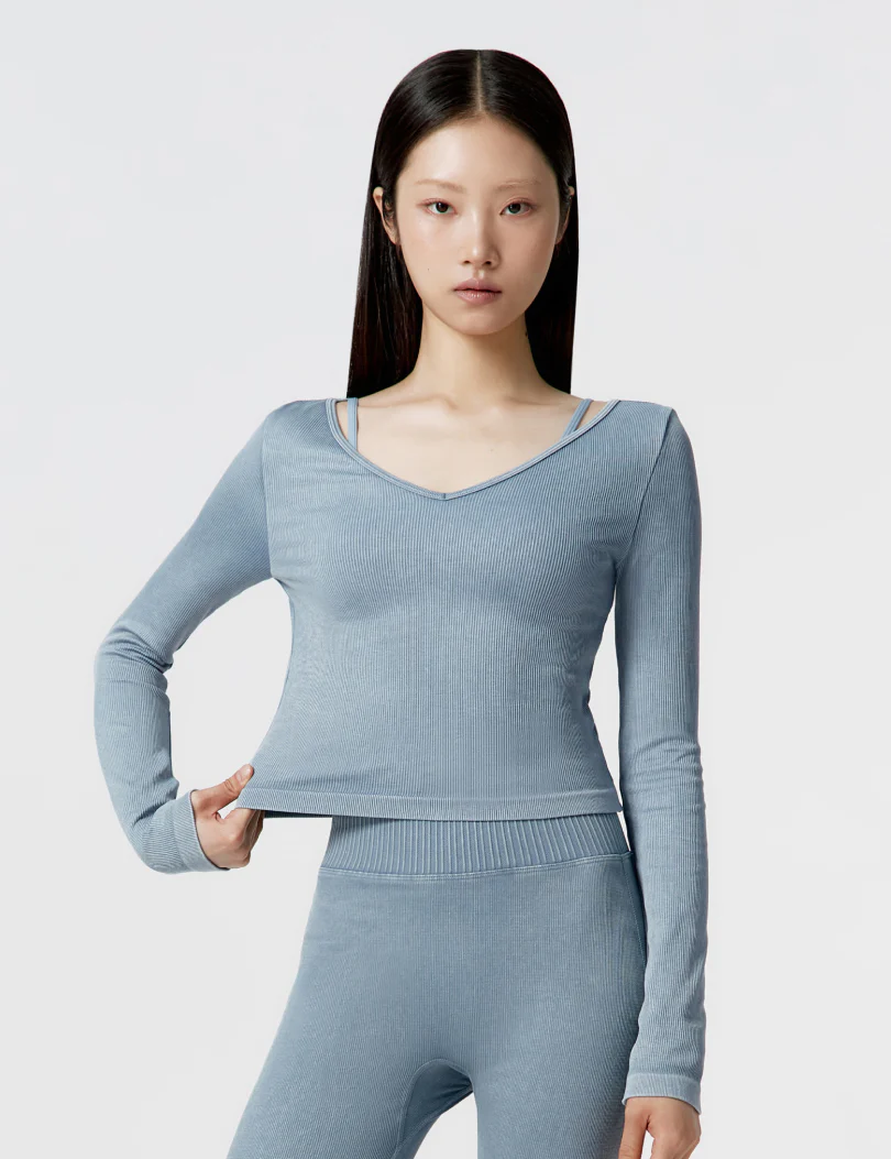 ALLTENSION DEEP V-NECK TOP - Image 3