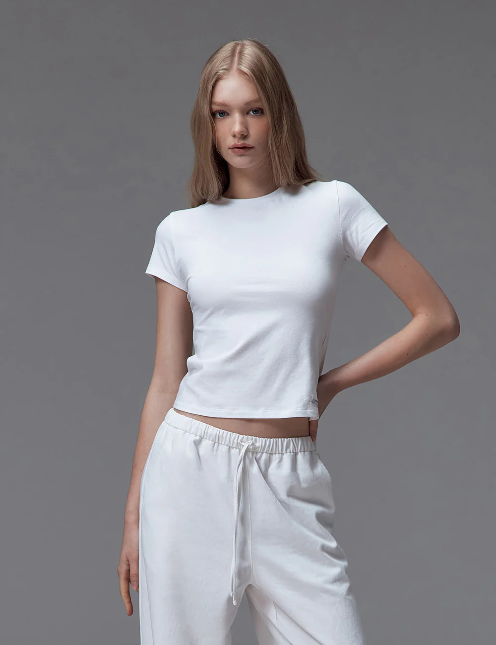 NEW BASIC FITTED SHORT SLEEVE T-SHIRT - Image 9